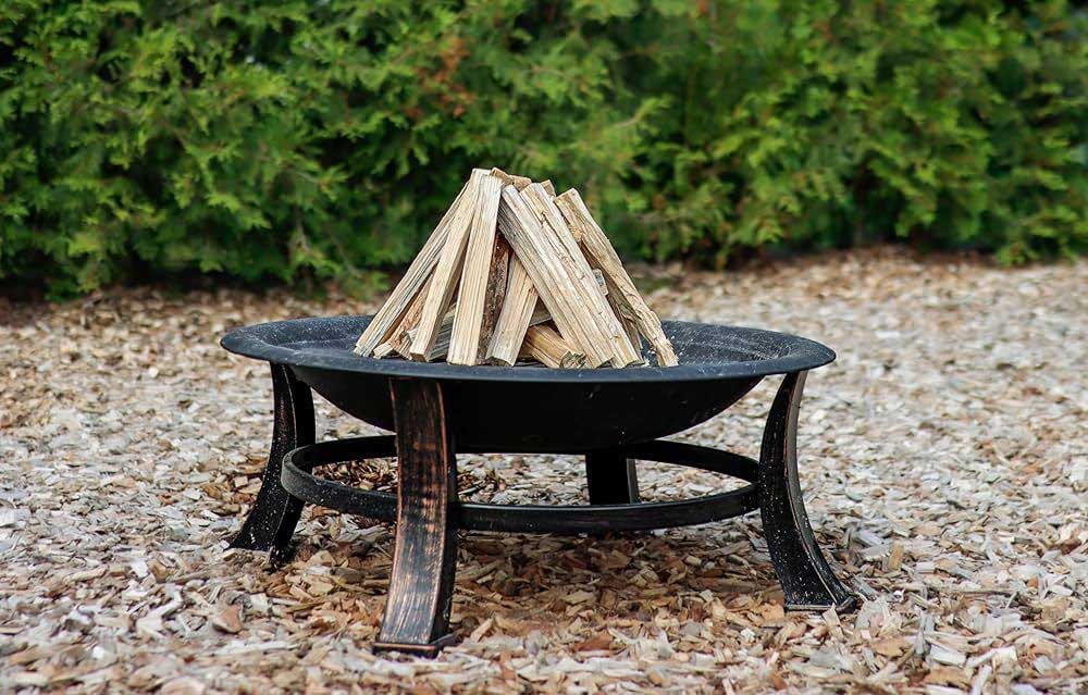 Leña seca almacenada para chimenea, estufa u horno de Galibosque en Boiro