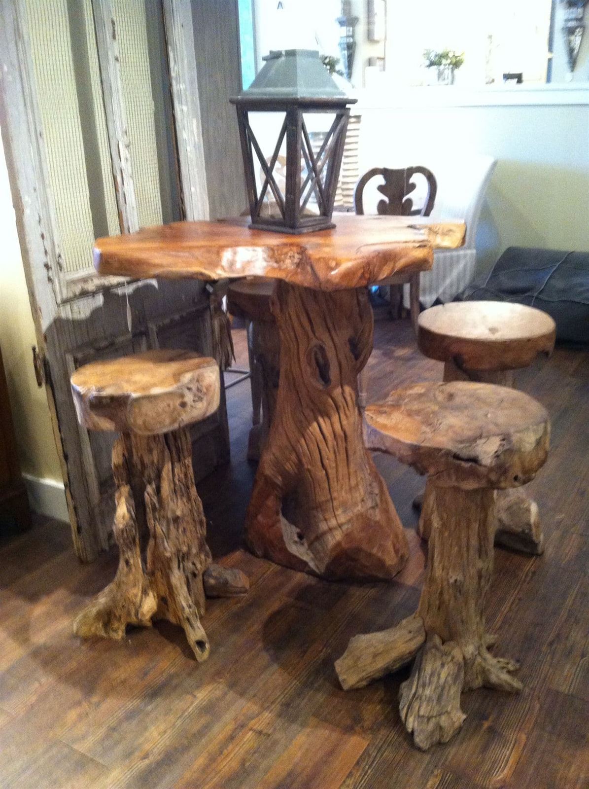 Mesa diseño corte noble - Imagen 1